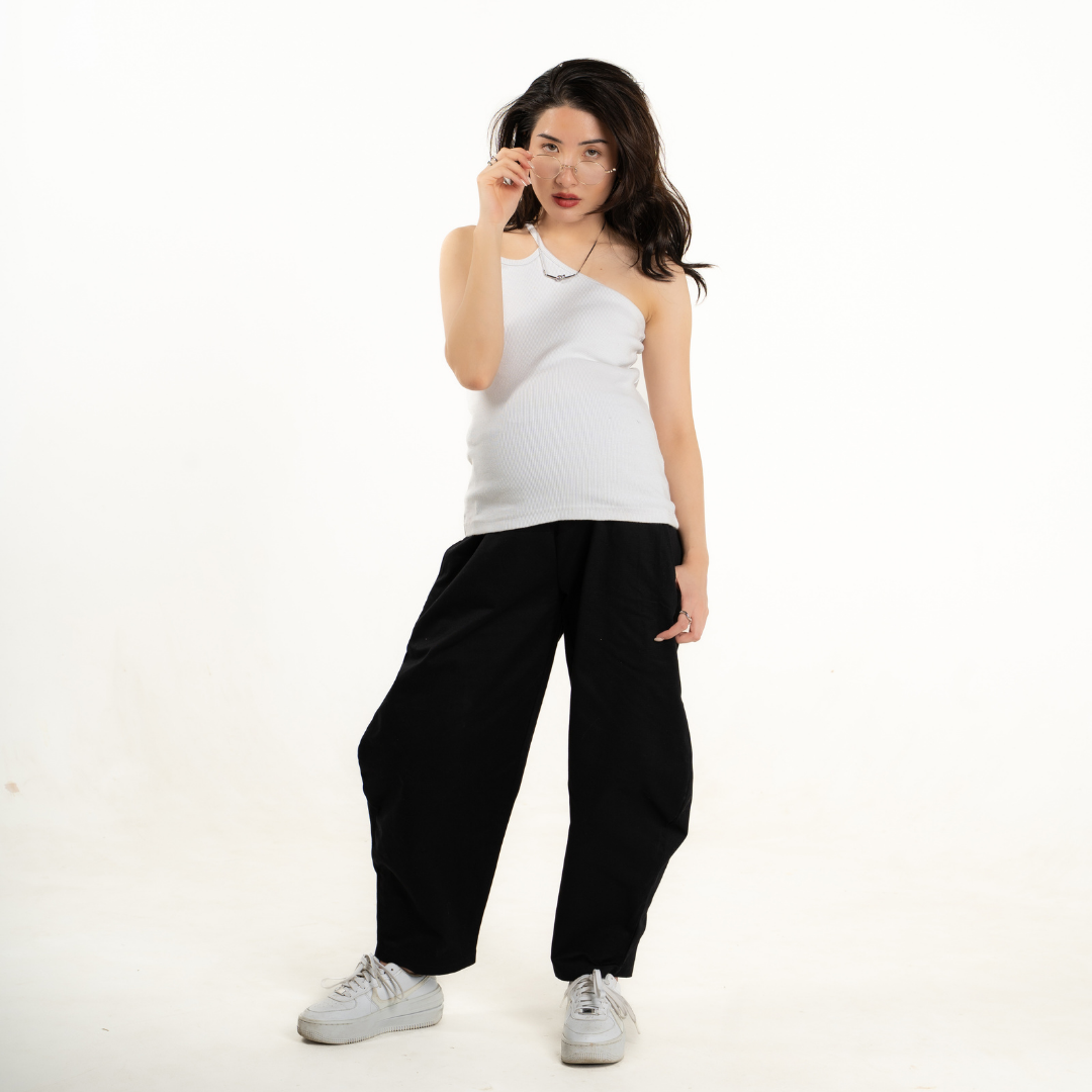 Tricia Essential Barrel Pants in Black