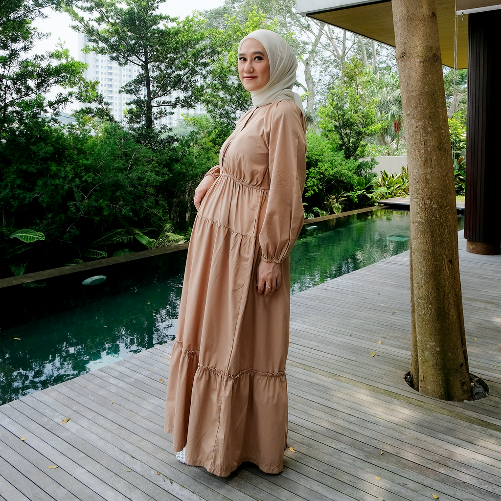 Chayara Ruffle Gamis in Tan