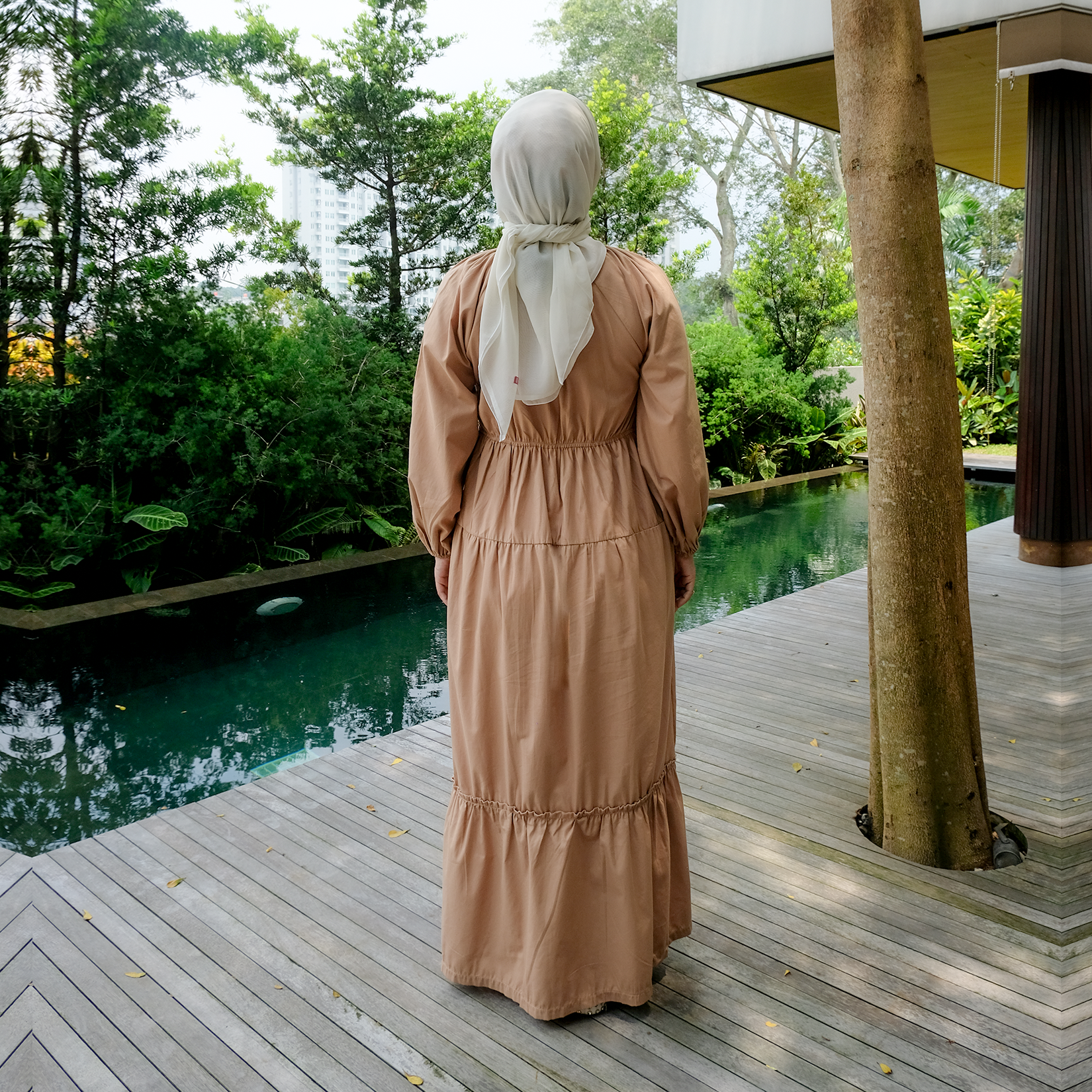 Chayara Ruffle Gamis in Tan