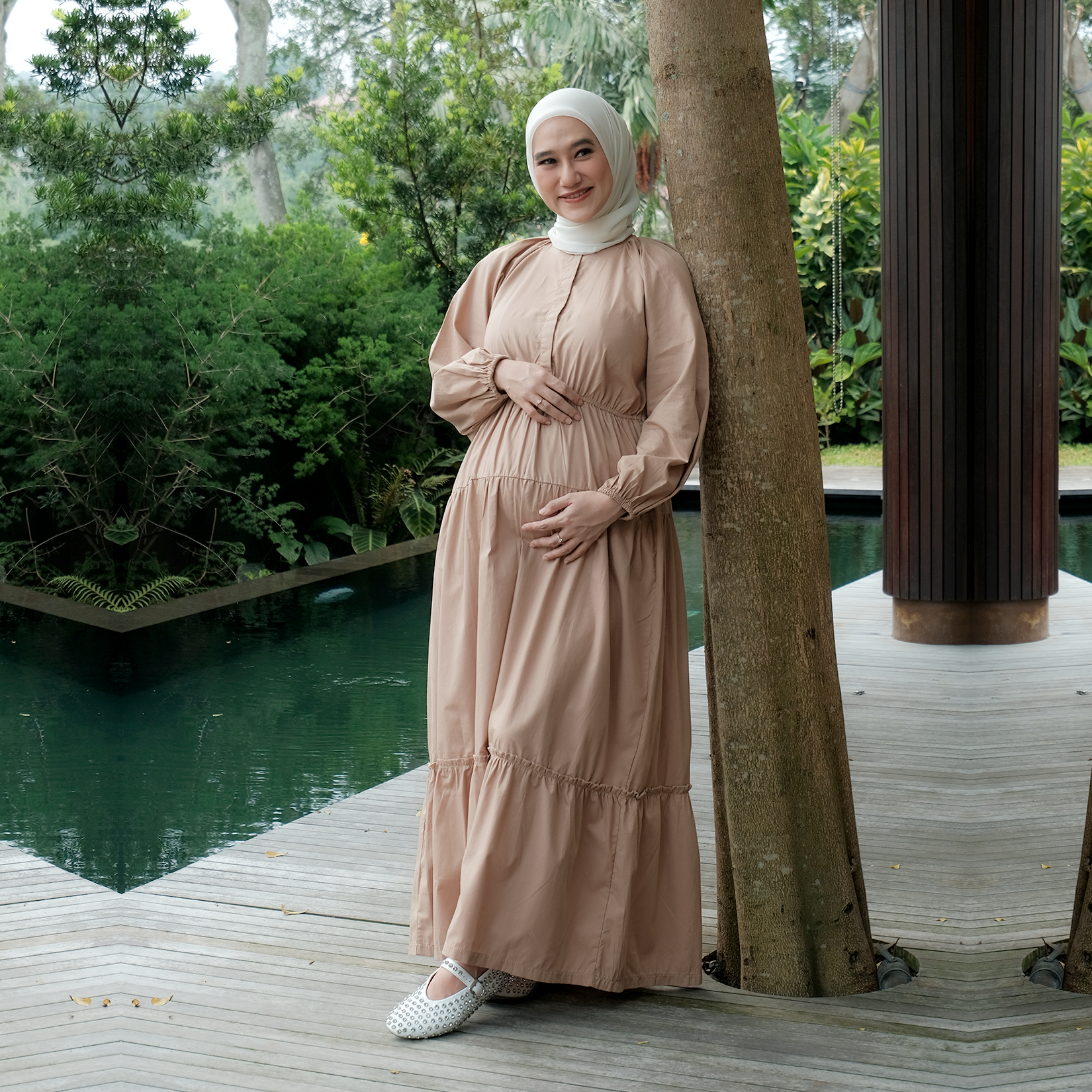 Chayara Ruffle Gamis in Tan