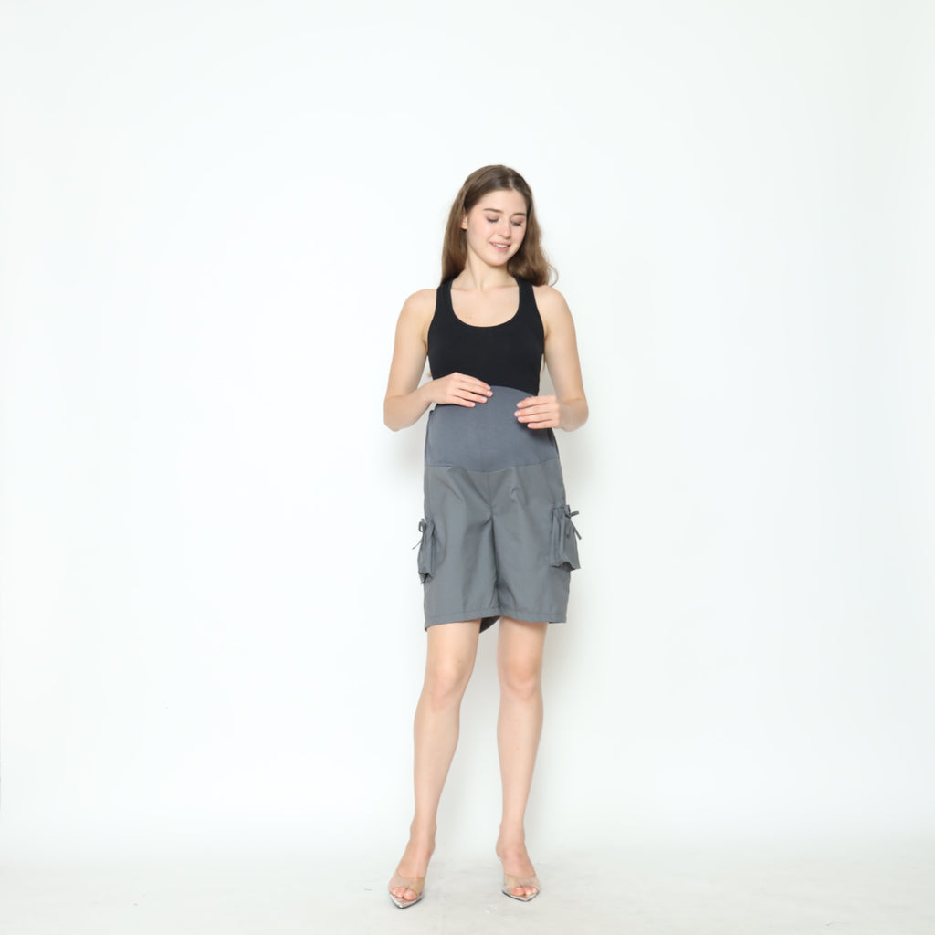 Alice Mid-Rise Shorts in Grey