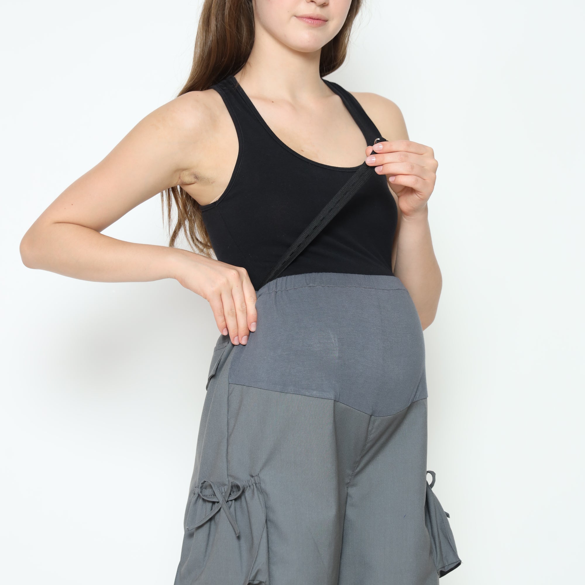 Alice Mid-Rise Shorts in Grey