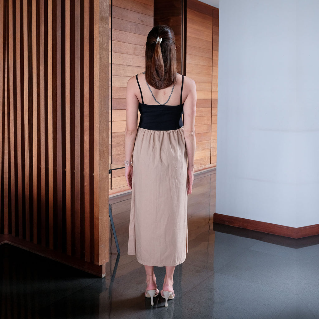 Amy Nursing & Maternity Dress in Tan