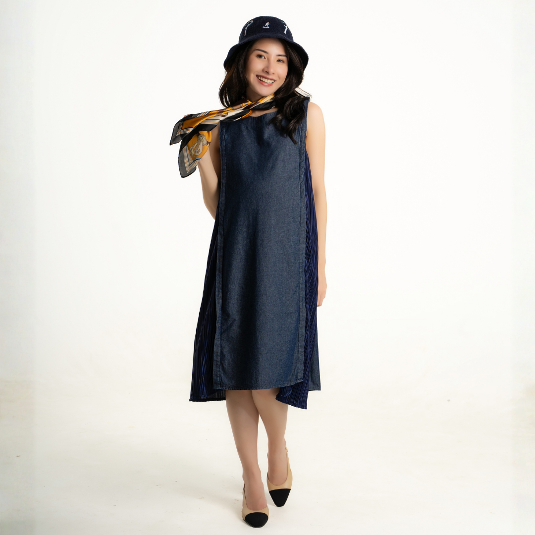 Aurelia Contrast Nursing & Maternity Dress in Vintage Blue