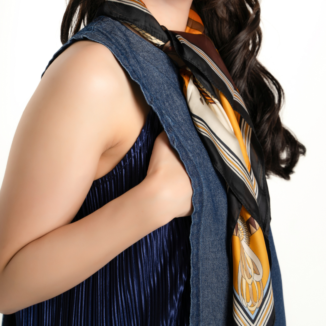 Aurelia Contrast Nursing & Maternity Dress in Vintage Blue