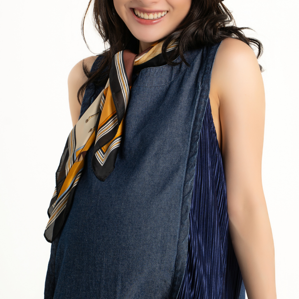 Aurelia Contrast Nursing & Maternity Dress in Vintage Blue