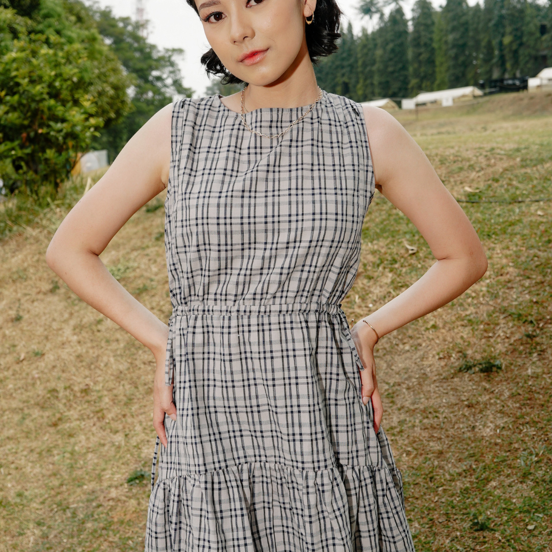 Halla Maternity and Nursing Dress in Soft Grey
