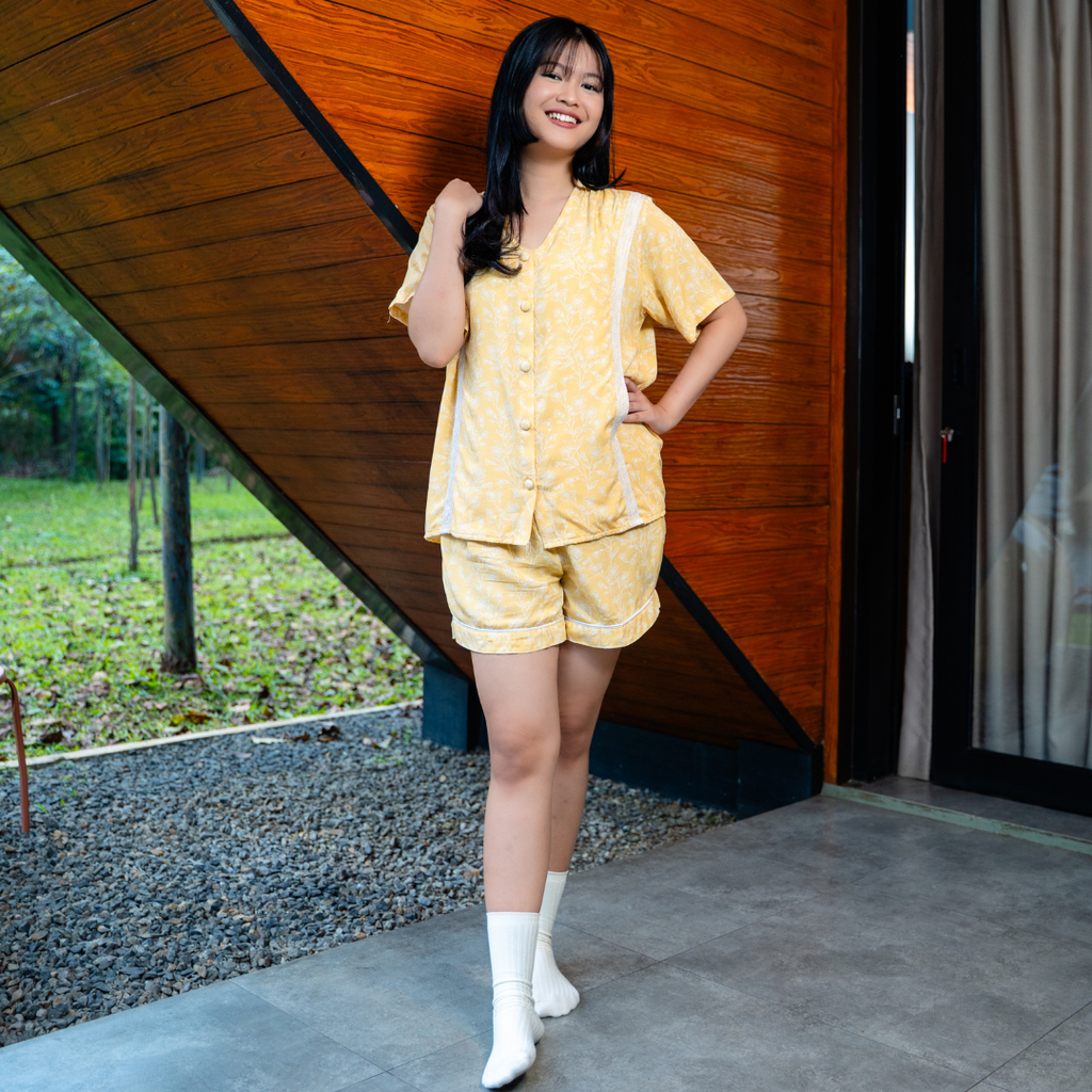 Nitsuki Nursing Pajama Set in Golden Bloom