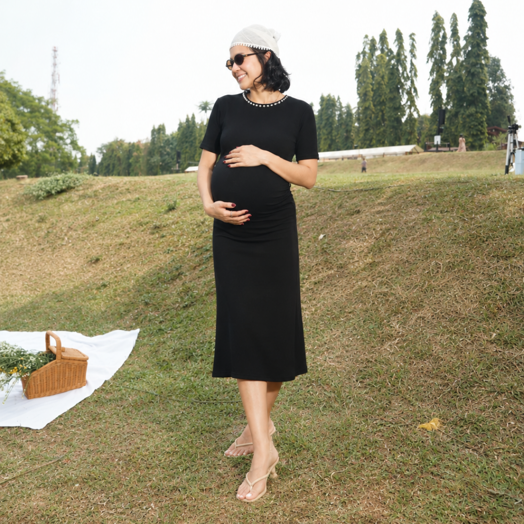 Marja Maternity Dress in Black Pearl