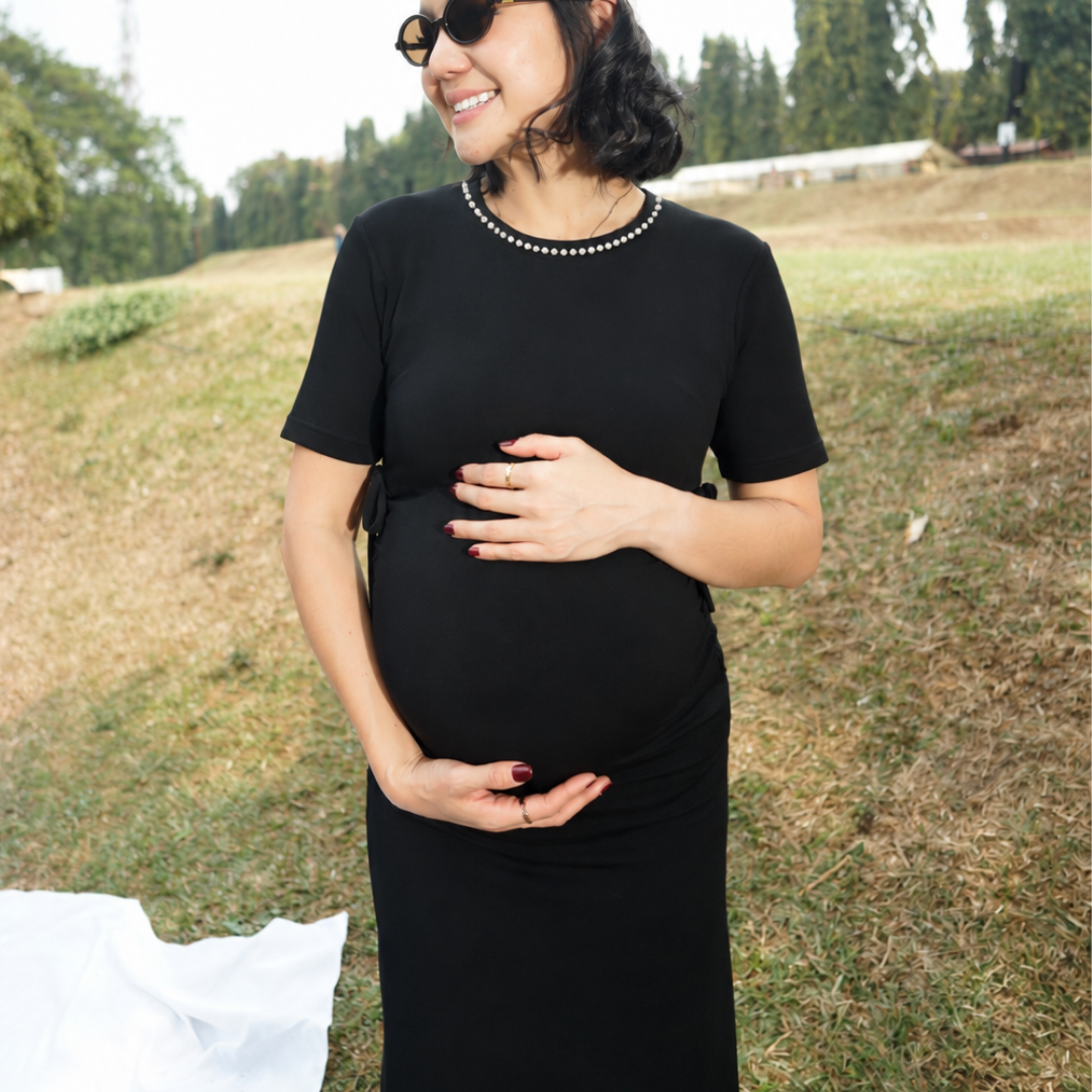 Marja Maternity Dress in Black Pearl