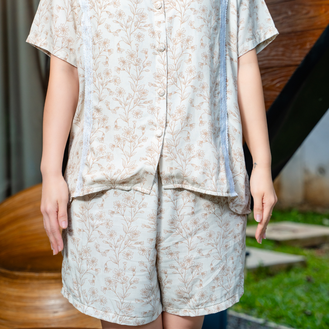 Nitsuki Nursing Pajama Set in Beige Blossom