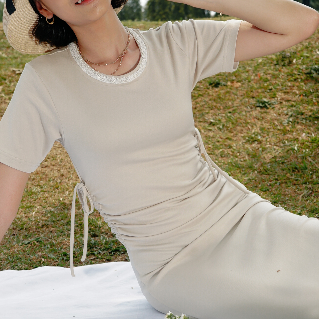 Marja Maternity Dress in Pearl Kiss