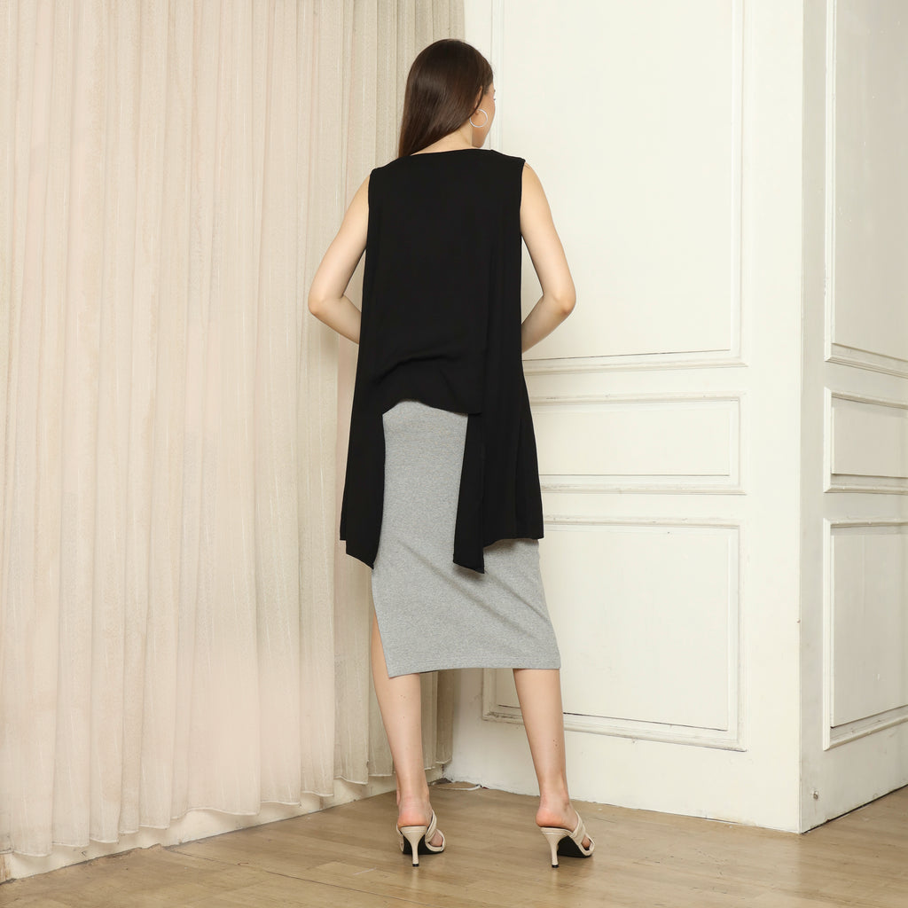 Claire Loose Nursing Top in Black