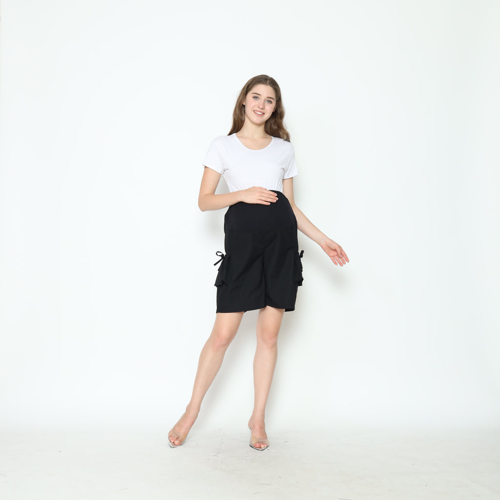 Alice Mid-Rise Shorts in Black