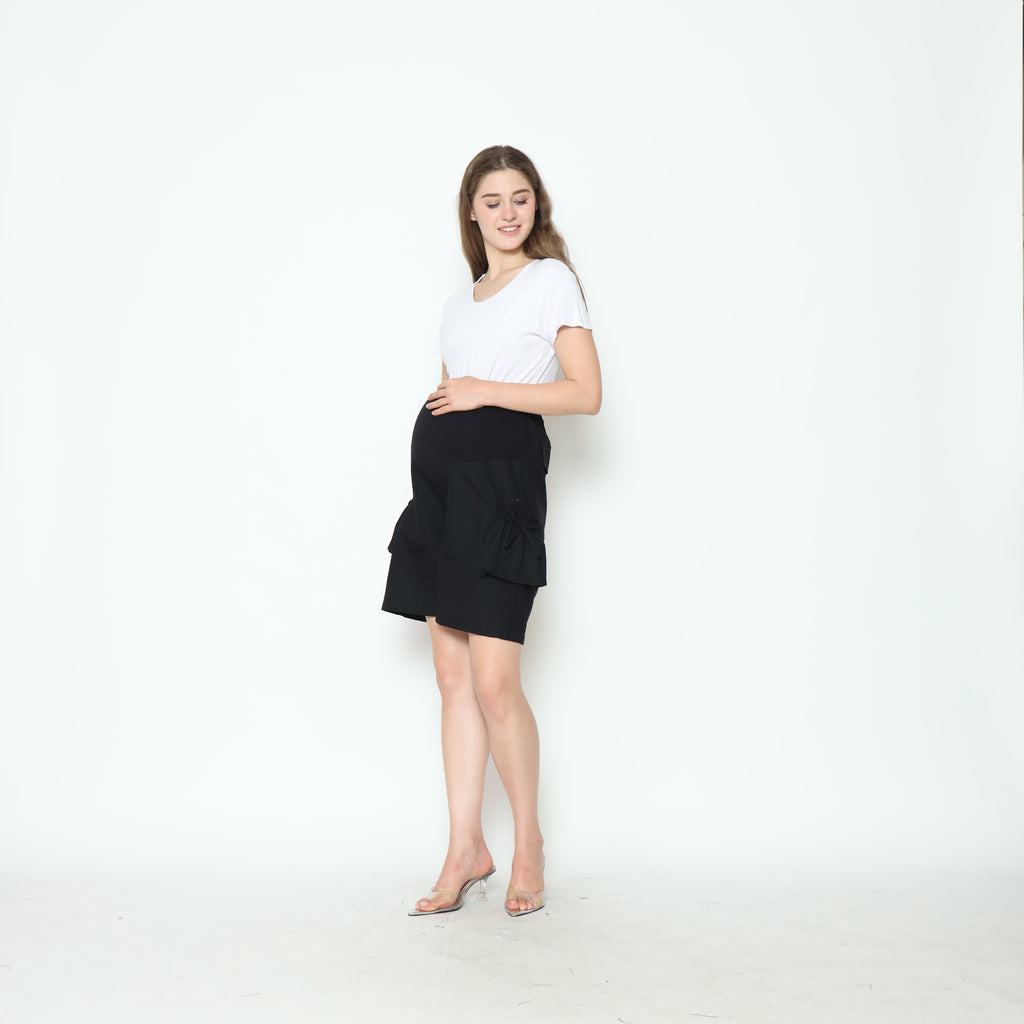 Alice Mid-Rise Shorts in Black