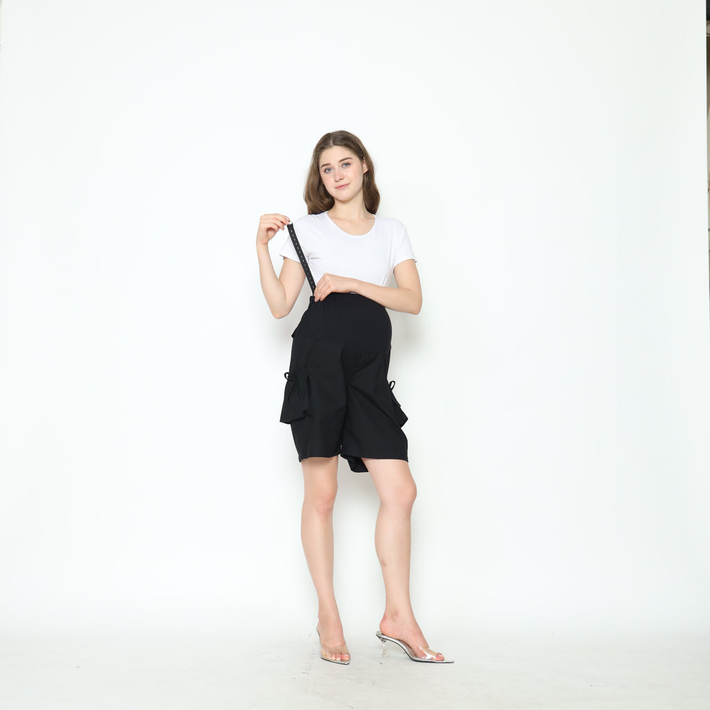 Alice Mid-Rise Shorts in Black