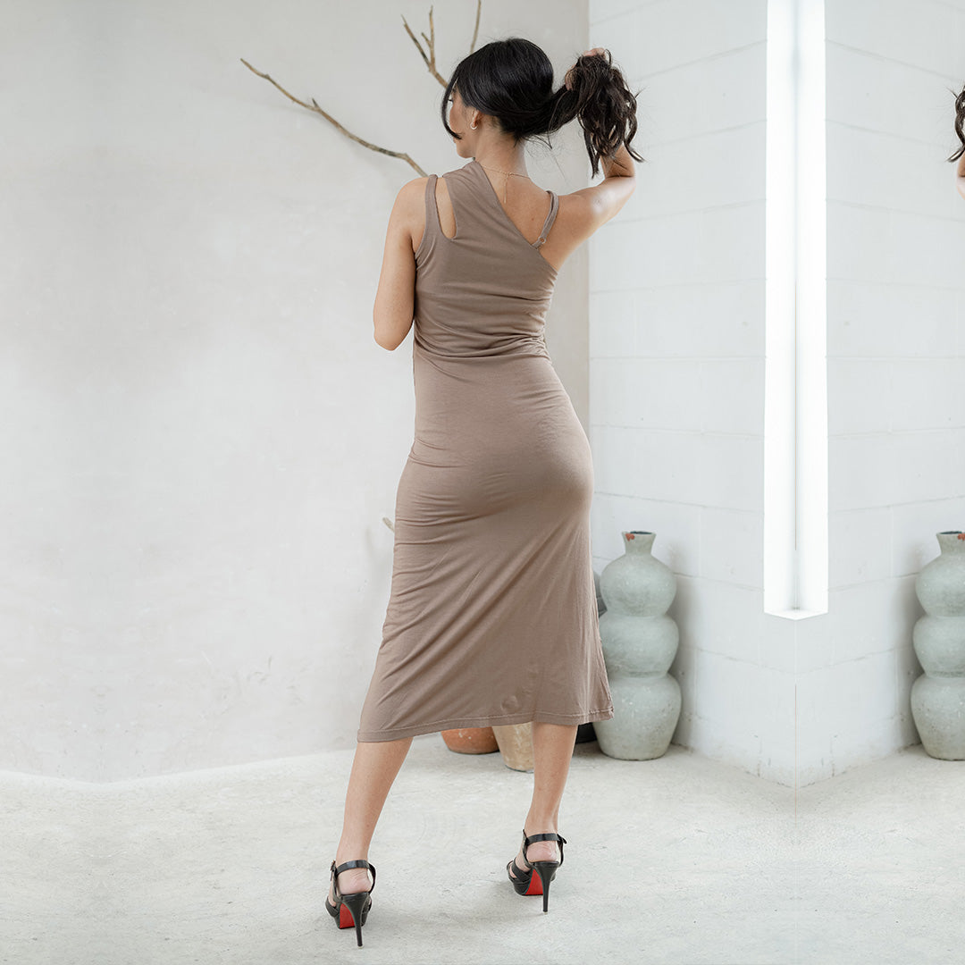 Giana Bodyfitted Dress in Cognac