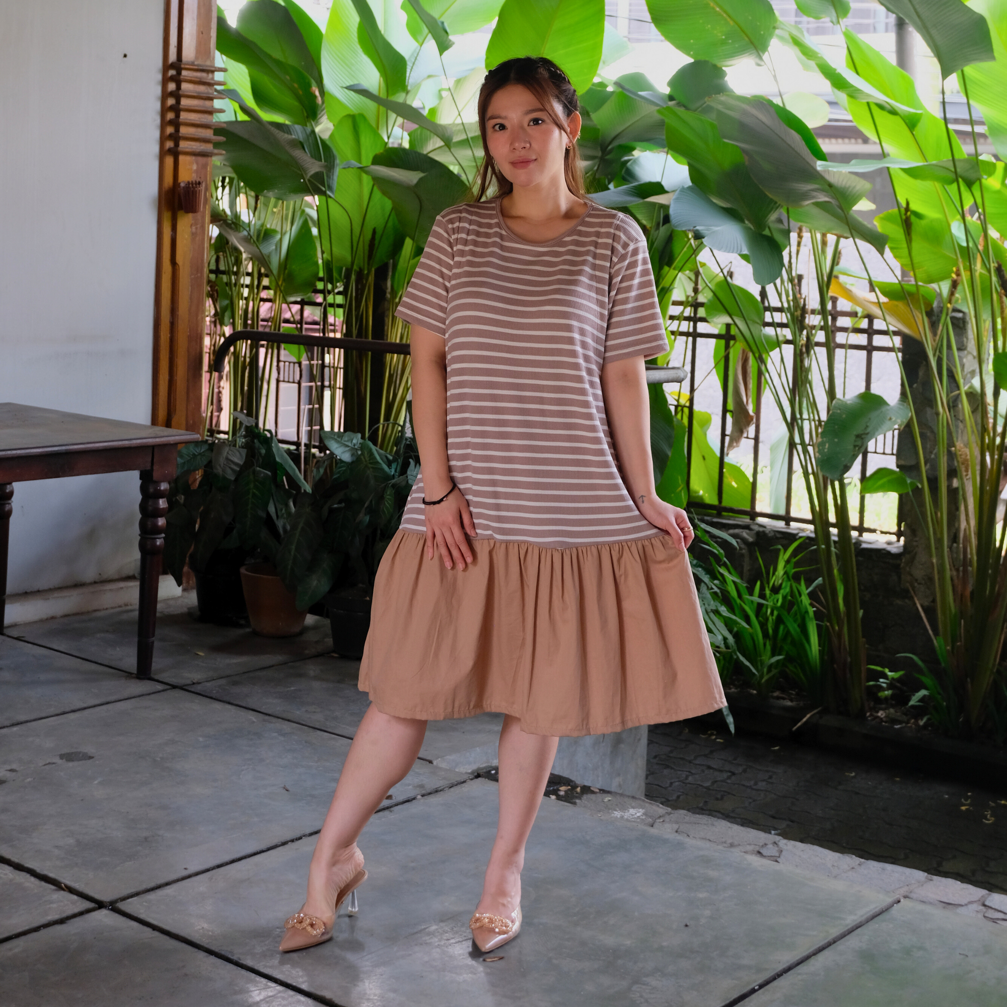 Oiva Nursing Dress in Nude