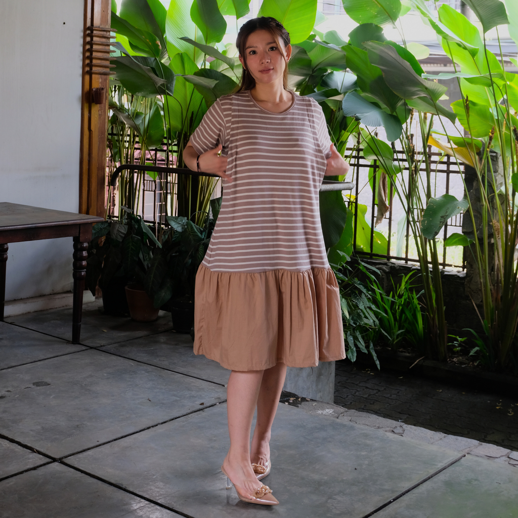 Oiva Nursing Dress in Nude